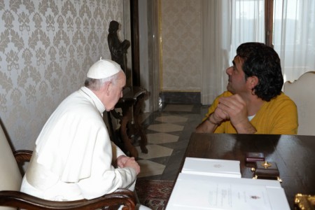 Elio,durft de paus niet aankijken want hij wil zijn dopinggebruik opbiechten bij de paus